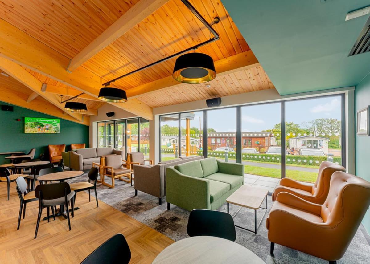 Coldingham Bay Leisure Park Hotel Bagian luar foto